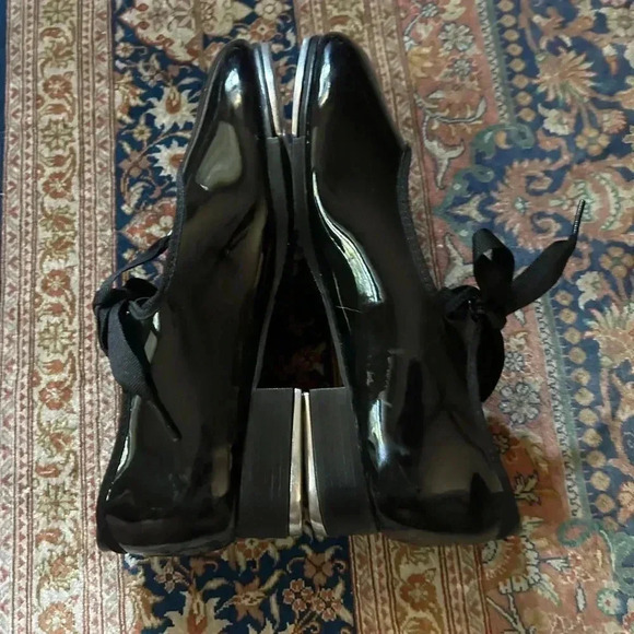 EUC Capezio tap shoes. Worn a few times to finish out the tap season.W5, M7 - Picture 3 of 8